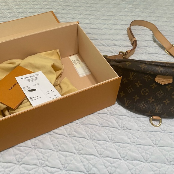 Louis Vuitton bumbag like new condition - Picture 3 of 5